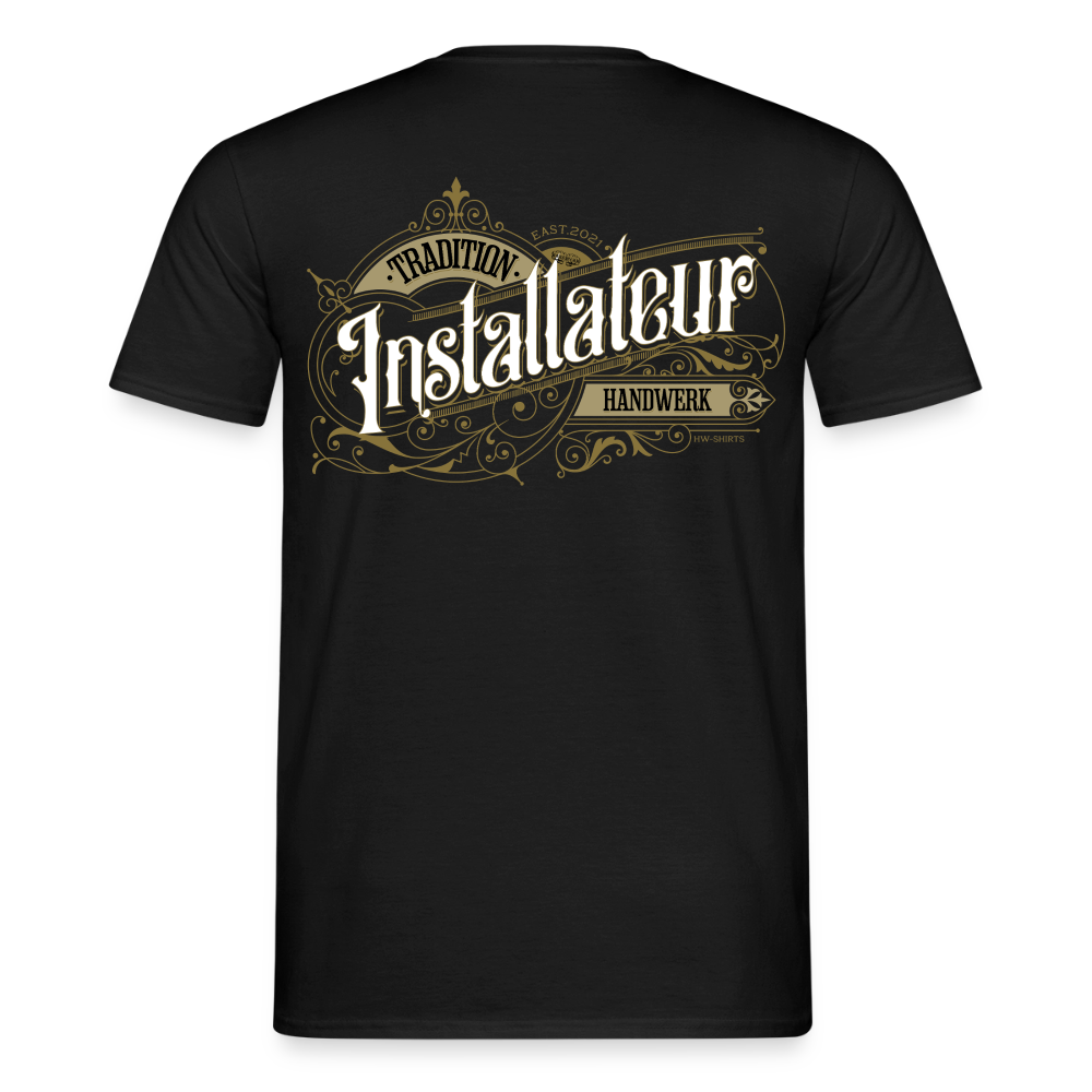 Unisex T-Shirt "Installateur"-Nostalgie von Spreadconnect, Männer T-Shirt mit vintage Design, auf weißem Hintergrund sichtbar