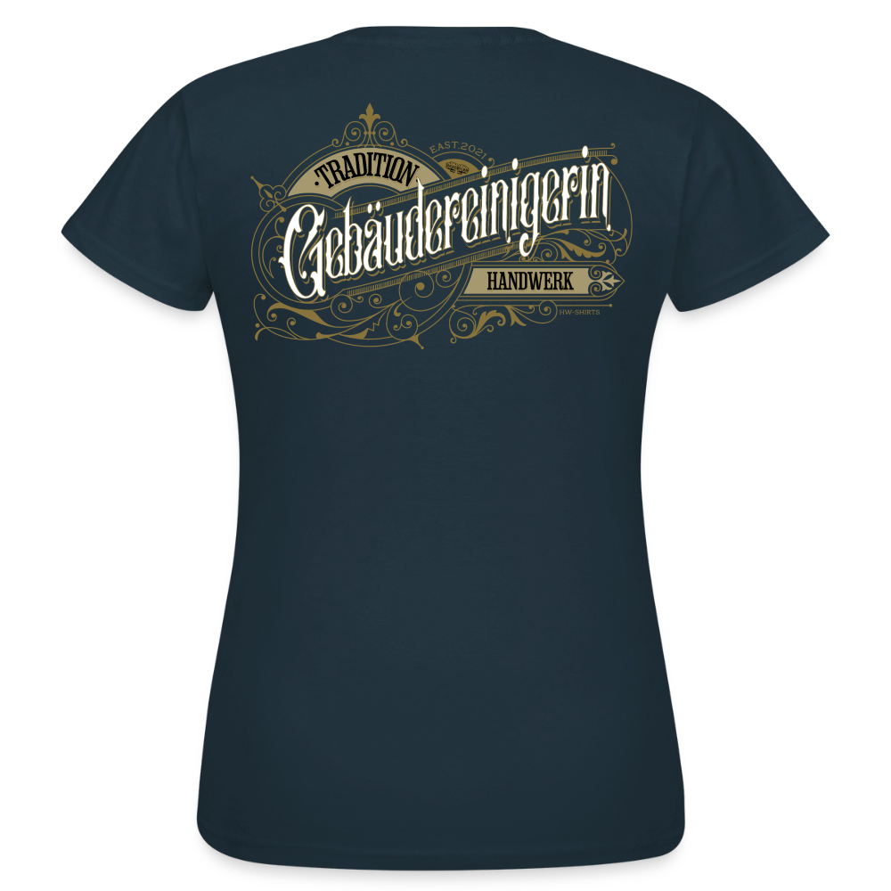 Frauen T-Shirt "Gebäudereinigerin" von Spreadconnect, nostalgisches Design, weiches Baumwollmaterial, zeigt Frau in Reinigungsuniform.