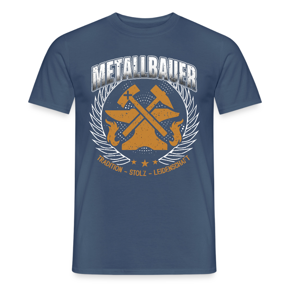 Unisex Metallbauer T-Shirt von Spreadconnect, bequemes Männer T-Shirt mit traditionellem Design, abgebildet in der Nahaufnahme.