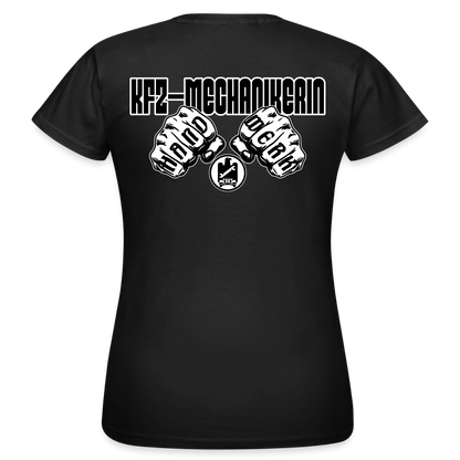 Frauen T-Shirt "KFZ-Mechanikerin" von Spreadconnect, bequemes Baumwollshirt mit Mechaniker-Design, auf hellem Hintergrund.