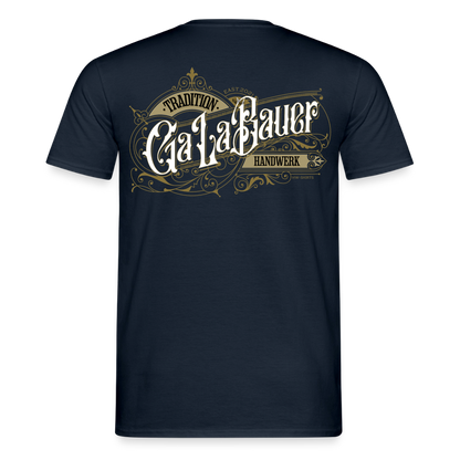 Unisex T-Shirt "GaLaBauer" von Spreadconnect, Männer T-Shirt mit nostalgischem Druck, weiches Baumwollmaterial, casual getragen.