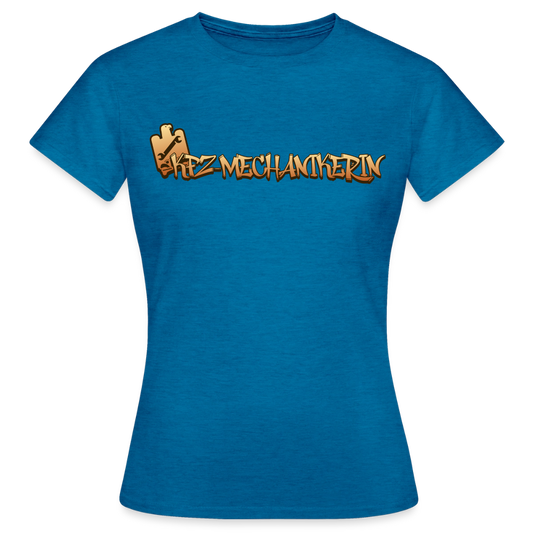 Frauen T-Shirt "KFZ-Mechanikerin" von Spreadconnect, bequemes Street-Design, zeigt eine stilisierte Mechanikerin auf weißem Shirt