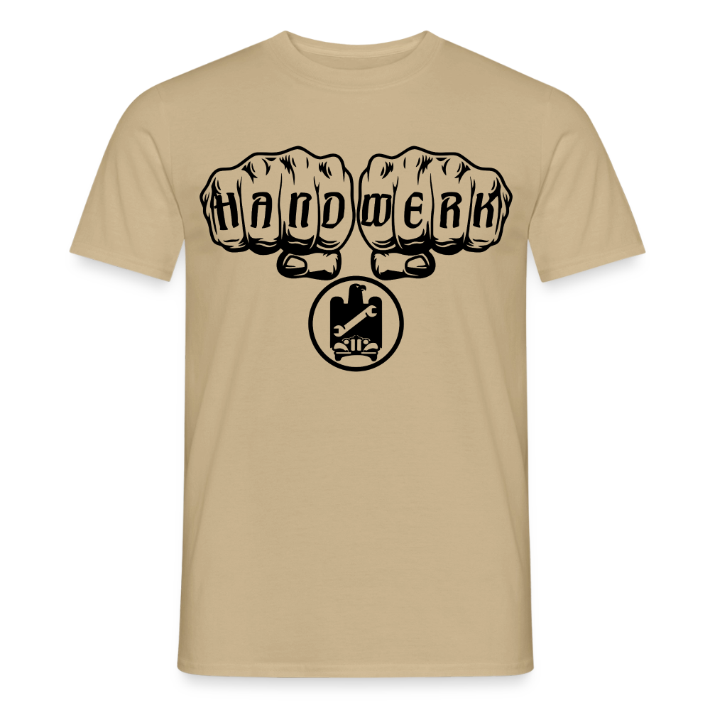 Unisex T-Shirt für KFZ-Mechaniker von Spreadconnect, mit Handwerksmotiv, aus Baumwolle, in neutralem Design, auf weißem Hintergrund
