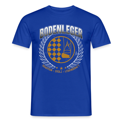 Männer T-Shirt von Spreadconnect, Unisex, mit Tradition-Design, in Weiß, aus weichem Baumwollstoff, auf weißem Hintergrund.
