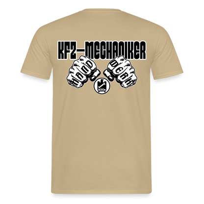 Unisex KFZ-Mechaniker T-Shirt von Spreadconnect, bequemes Männer T-Shirt mit Mechaniker-Design, in neutralem Stil.