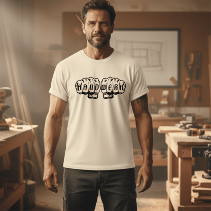 Premium T-Shirt HW-200 | Robust & Vielseitig | Für stolze Handwerker (S-3XL) Sandbeige Männer Gildan Ultra T-Shirt