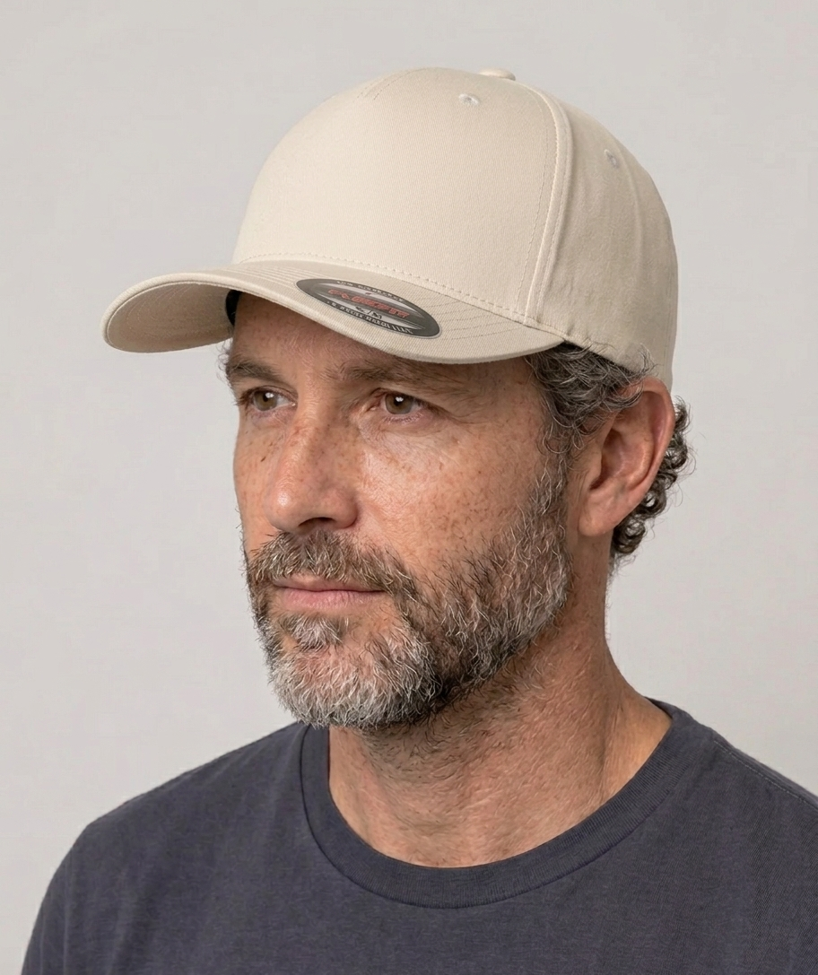 Classic Flexfit Cap mit deinem Logo/Design Beige Flexfit Cap {{ color }}