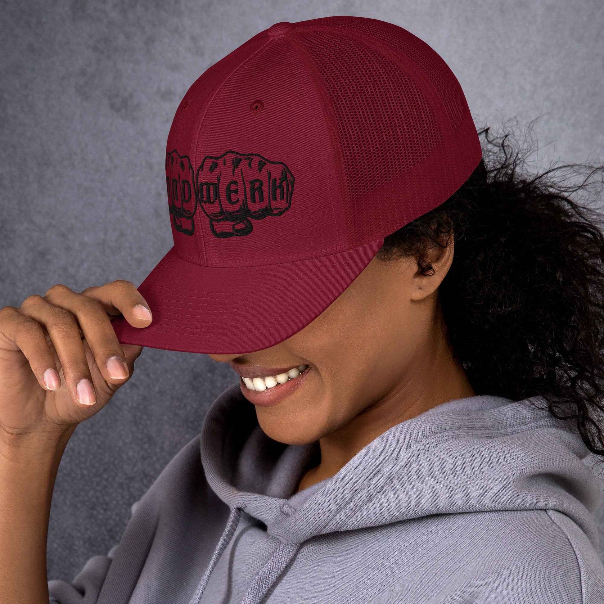 Trucker-Cap "Handwerk" (bestickt) Cranberry