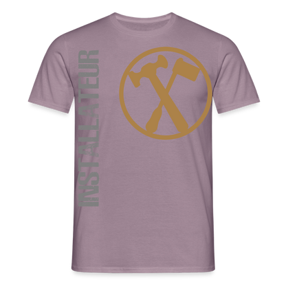 Unisex T-Shirt "Installateur" Lilagrau Männer T-Shirt {{ color }}