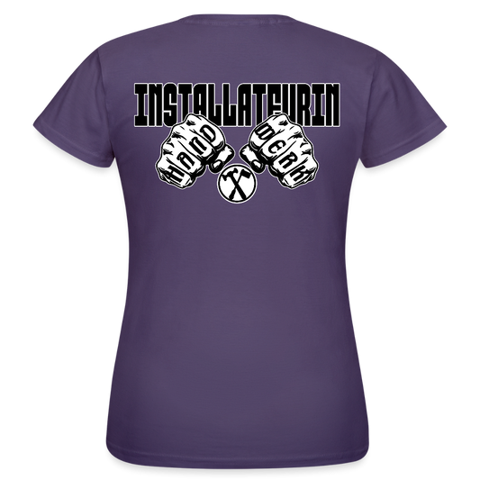 Frauen T-Shirt "Installateurin" (beidseitig bedruckt) Dunkellila Frauen T-Shirt {{ color }}